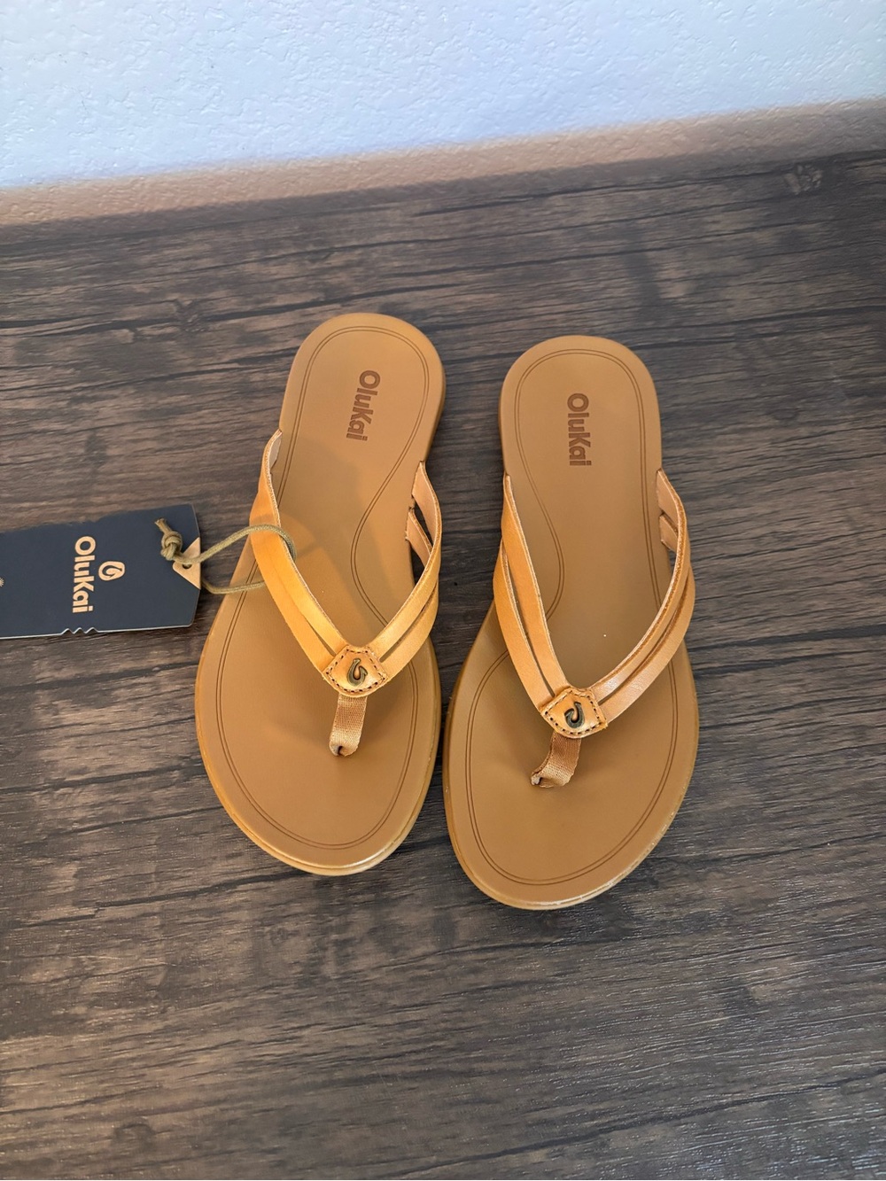 New OluKai sandals size 6 - Picture 4 of 5